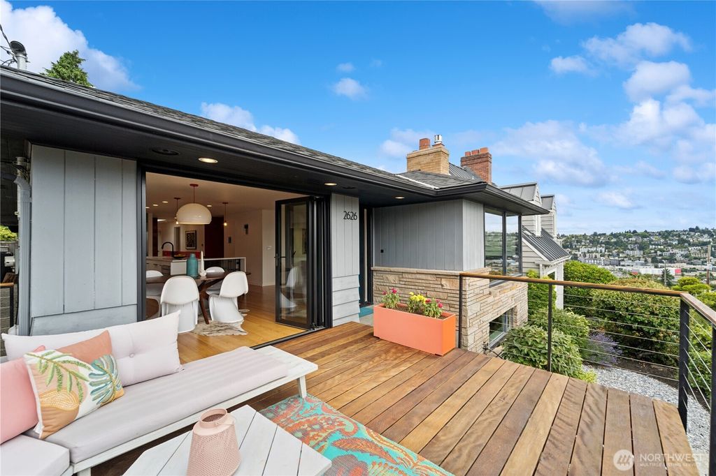 Photo of 2626 W Lynn Street, Seattle, WA 98199 (MLS # 2402651)