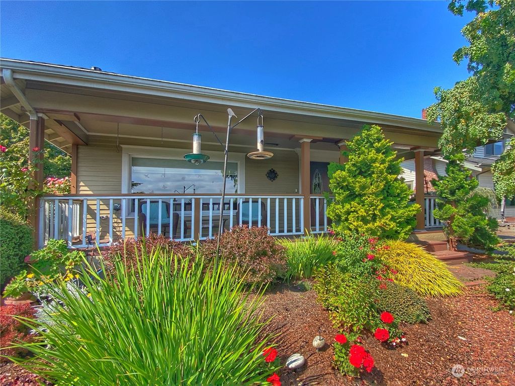 Photo of 3622 Oakes Avenue, Everett, WA 98201 (MLS # 2193869)