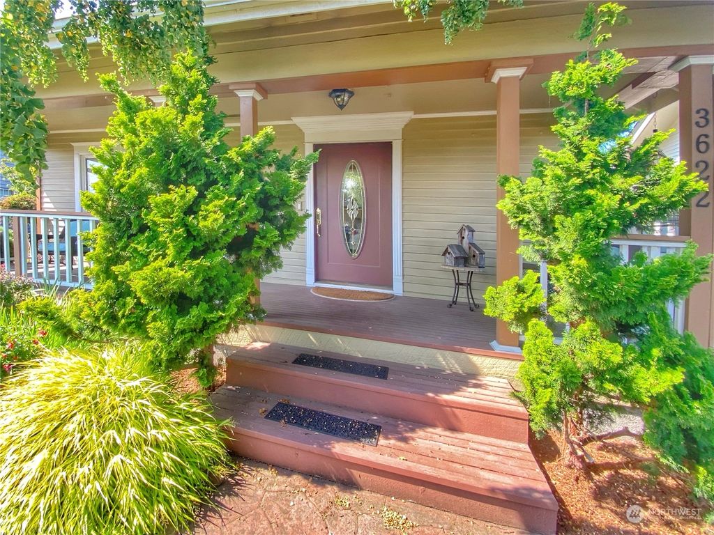 Photo of 3622 Oakes Avenue, Everett, WA 98201 (MLS # 2193869)