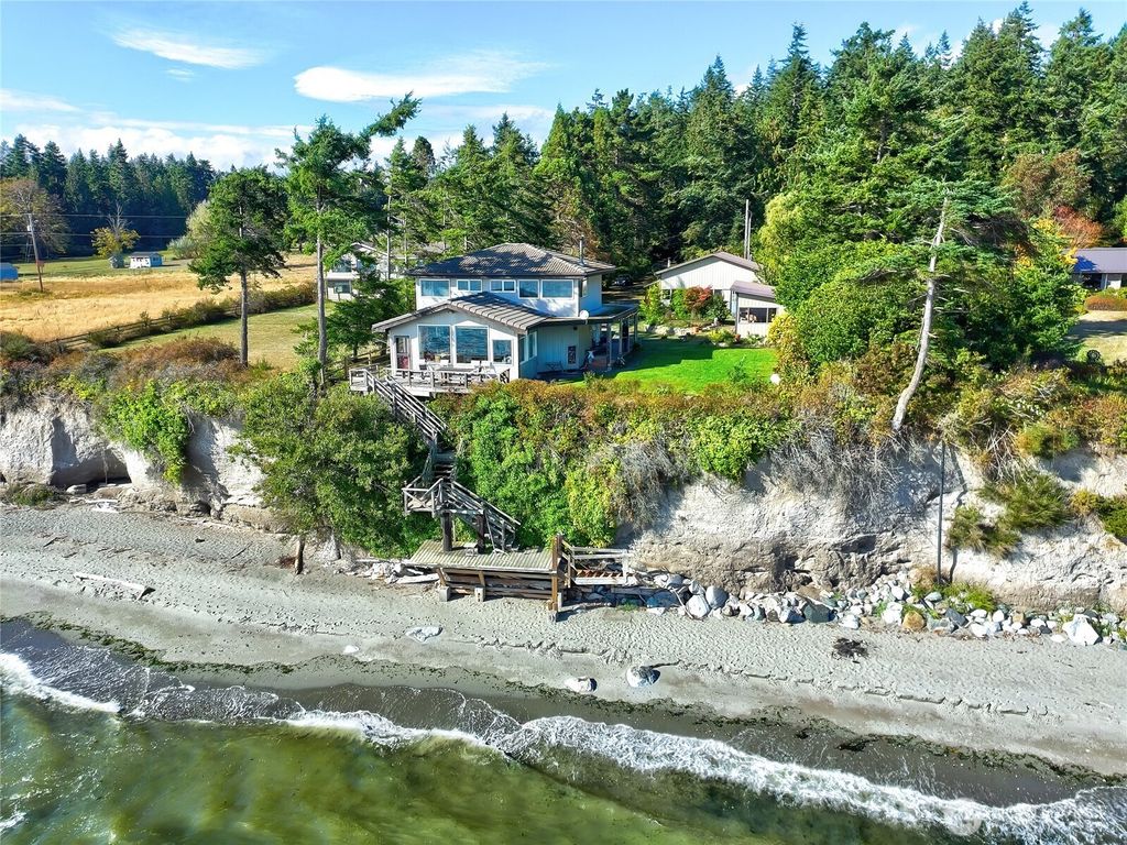 Photo of 376 Schwartz Road, Nordland, WA 98358 (MLS # 2477593)