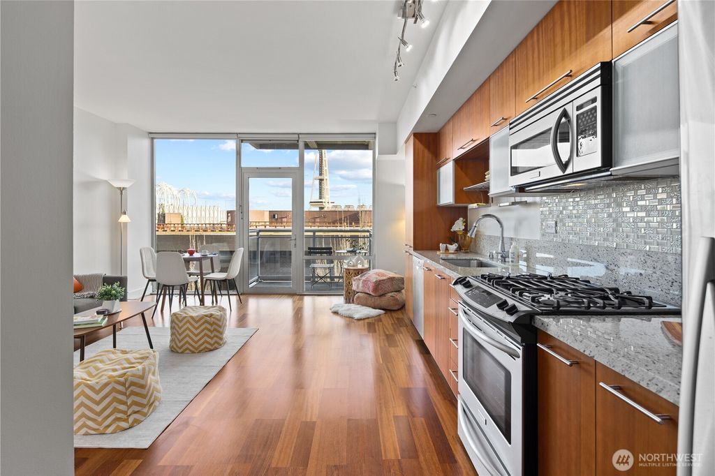 Photo of 2911 2nd Avenue #810, Seattle, WA 98121 (MLS # 2502952)