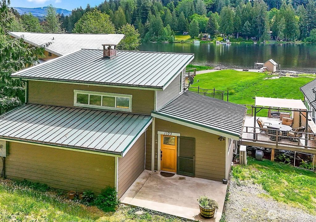Photo of 1103 SW Roesiger Rd, Snohomish, WA 98290 (MLS # 2477880)