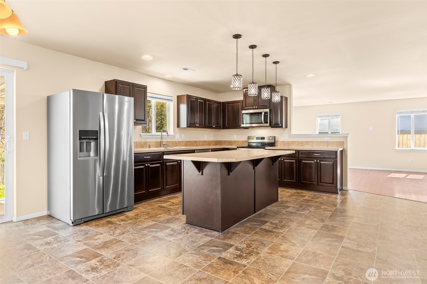 1408 Daffodil Avenue NE