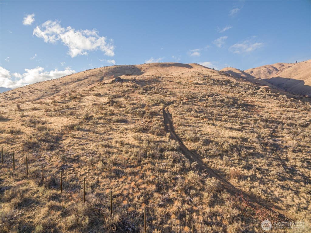 Photo of 0 Auvil Avenue, Entiat, WA 98822 (MLS # 2563270)