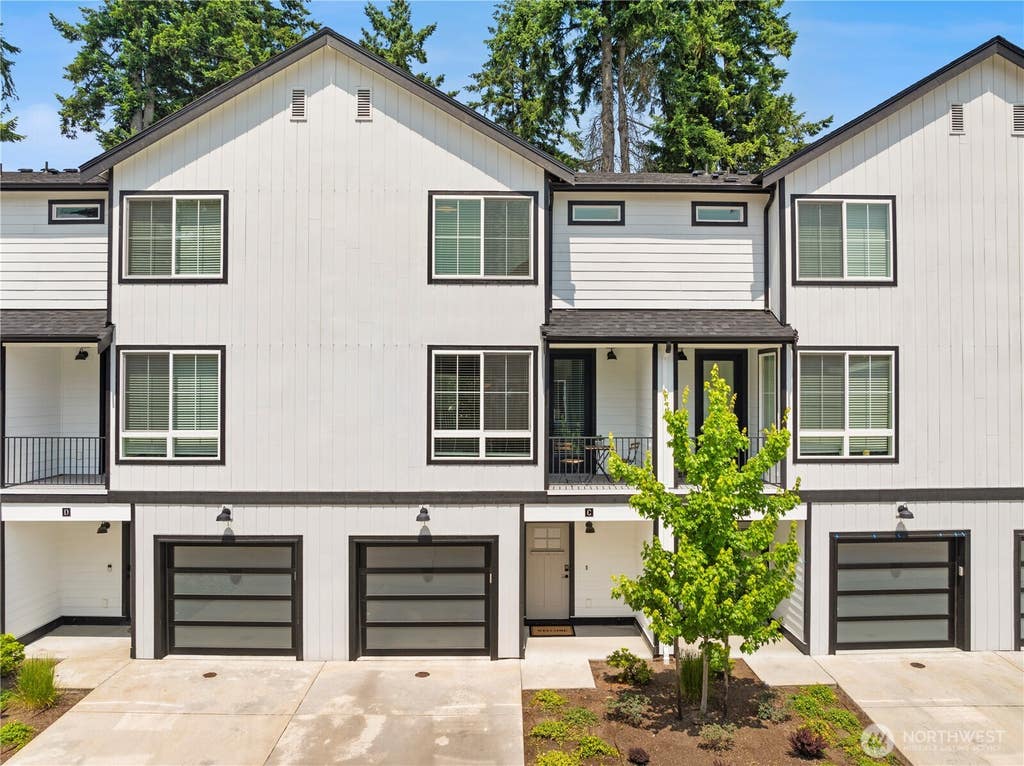 Photo of 18527 1st Ave NE AVE #C, Shoreline, WA 98155 (MLS # 2568157)