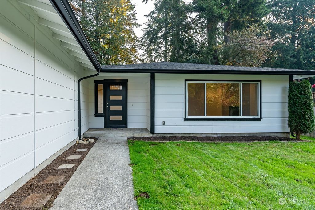 Photo of 18221 Butternut Road, Lynnwood, WA 98037 (MLS # 2010202)