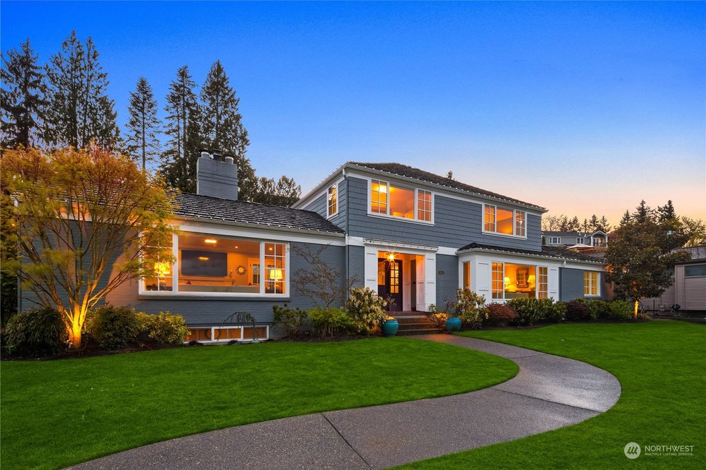 Photo of 4505 54th Avenue NE, Seattle, WA 98105 (MLS # 2145237)