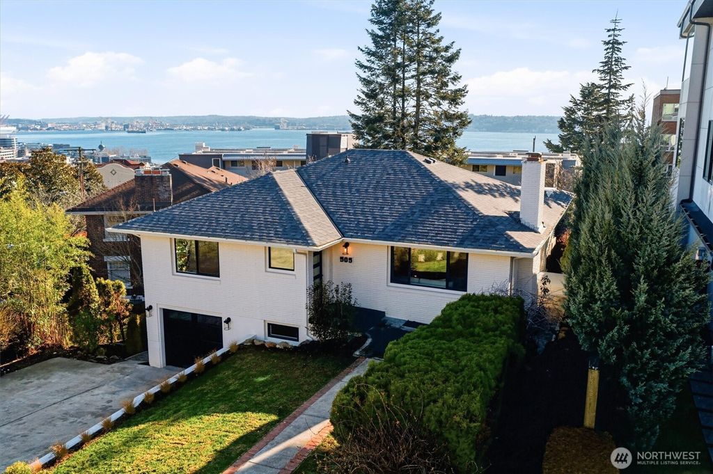 Photo of 505 W Kinnear Place, Seattle, WA 98119 (MLS # 2488618)