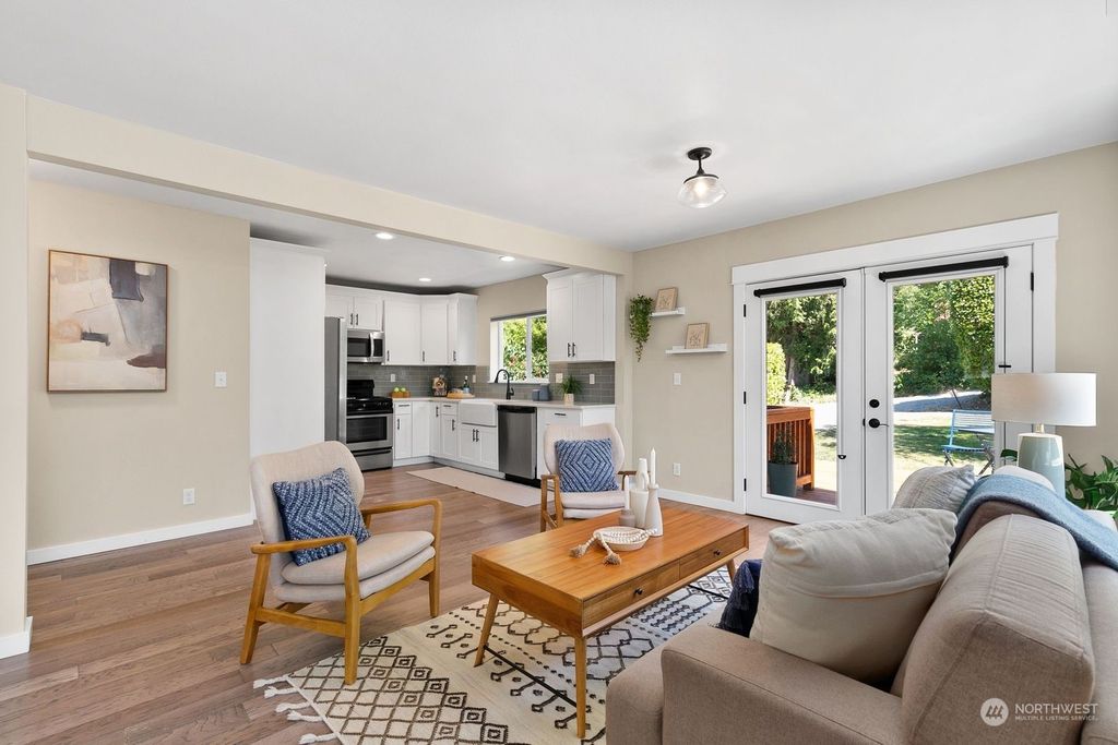 Photo of 9370 54th Avenue S, Seattle, WA 98118 (MLS # 2137200)