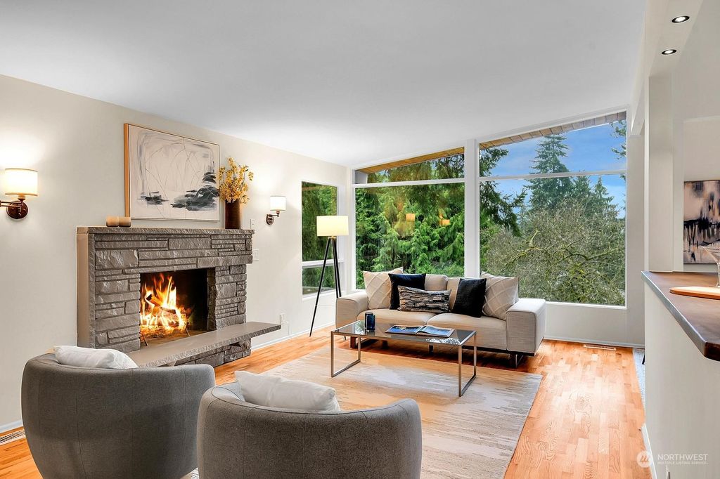 Photo of 19213 38th Place NE, Lake Forest Park, WA 98155 (MLS # 2321239)