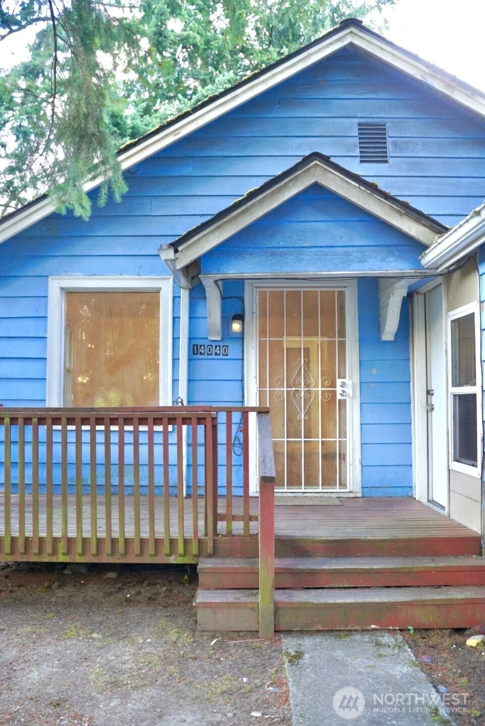 Photo of 14040 Ashworth Avenue N, Seattle, WA 98133 (MLS # 2556080)