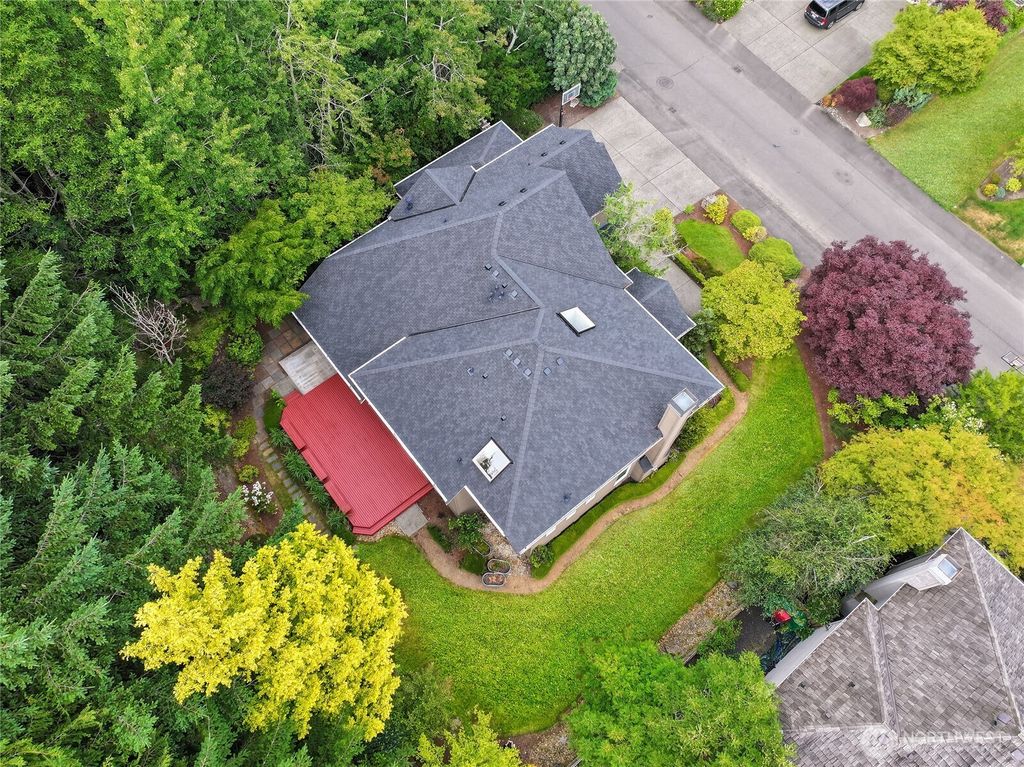 Photo of 24112 E Greystone Ln Ln, Woodway, WA 98020 (MLS # 2397913)