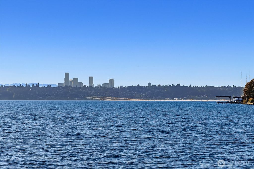 Photo of 4045 W Mercer Way, Mercer Island, WA 98040 (MLS # 2341235)