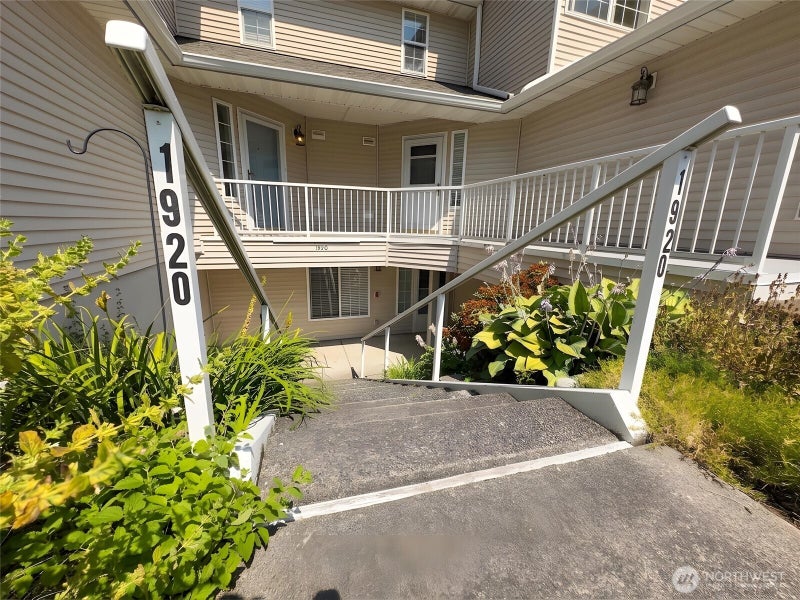 1920 S 368th Place 205