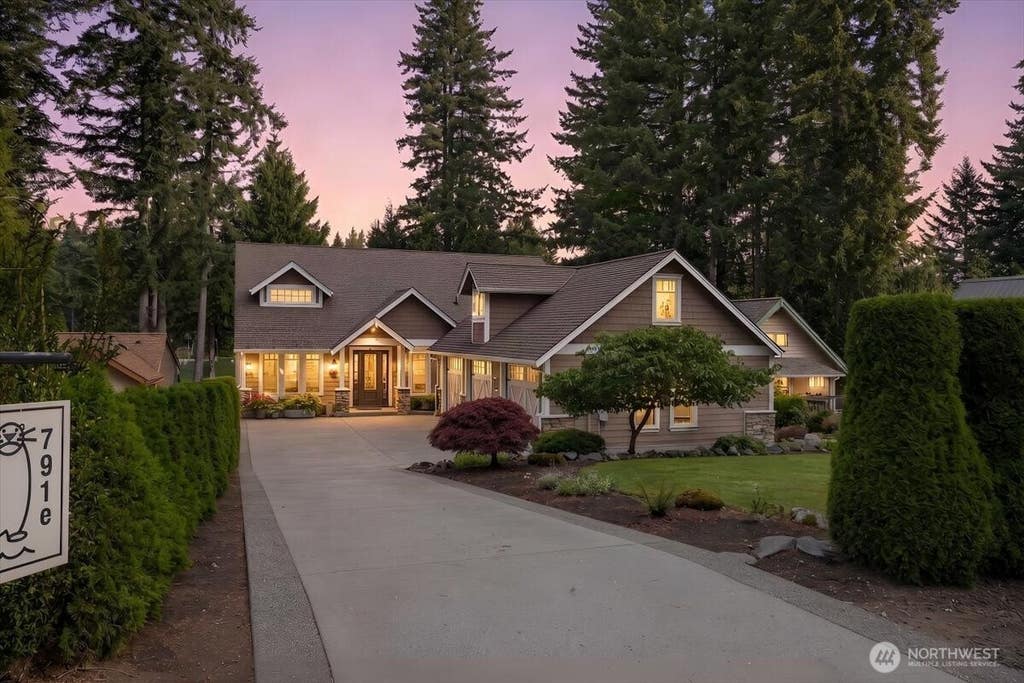Photo of 791 E Ballantrae Drive, Shelton, WA 98584 (MLS # 2570159)