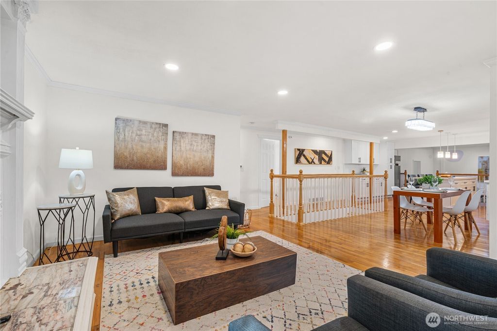 Photo of 959 Hoquiam Avenue NE, Renton, WA 98059 (MLS # 2446436)