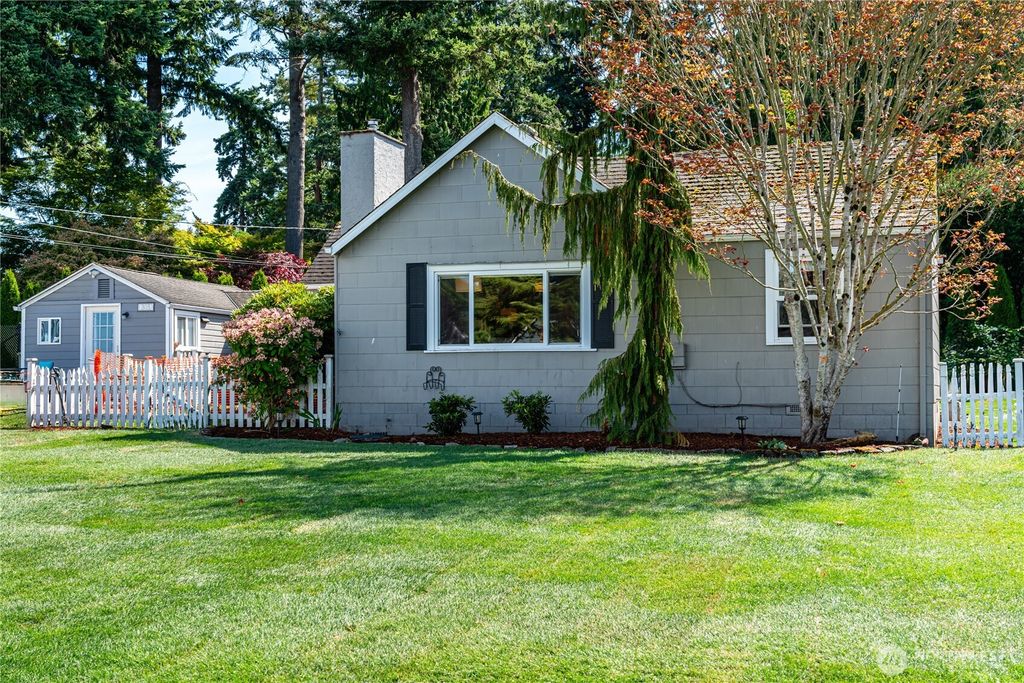 Photo of 305 Alverson Boulevard, Everett, WA 98201 (MLS # 2414657)