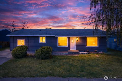 Photo of 2614 W Texas Street, Moses Lake, WA 98837 (MLS # 2502286)