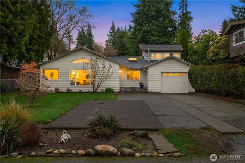 Photo of 13514 NE 36th Avenue, Seattle, WA 98125 (MLS # 2463580)