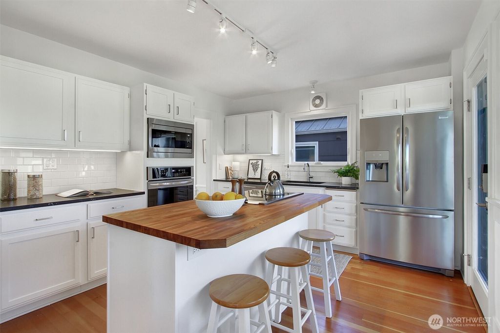 listing image 9361699973014458860