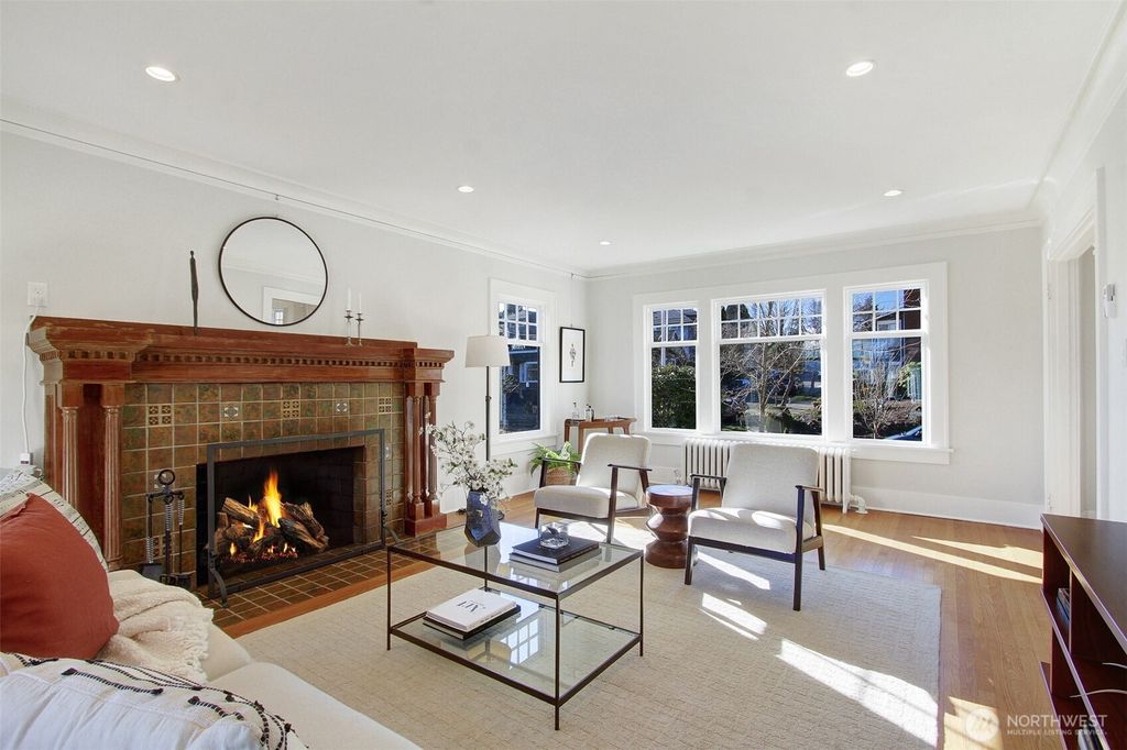 listing image 9365547772359656541
