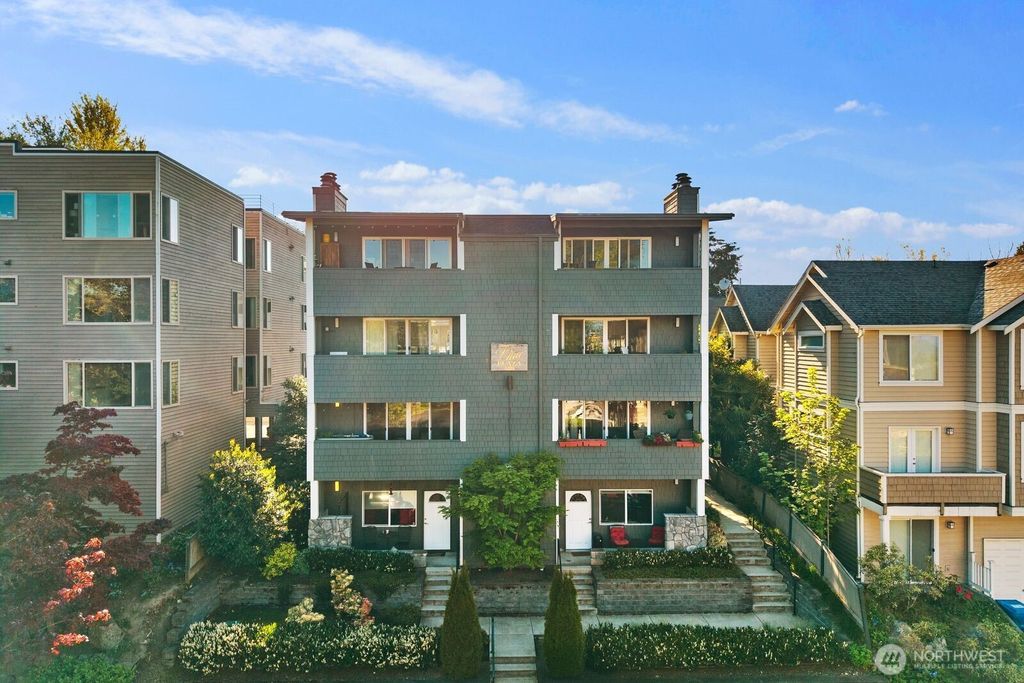 Photo of 1729 18th Avenue #201, Seattle, WA 98122 (MLS # 2494797)
