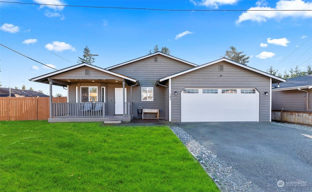 Photo of 102 W Alpine st St, Granite Falls, WA 98252 (MLS # 2324464)