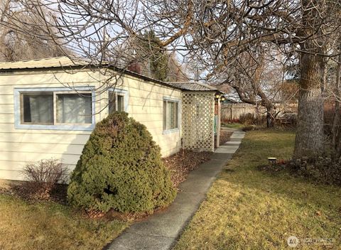 Photo of 406 S Chestnut Street, Ellensburg, WA 98926 (MLS # 2436688)