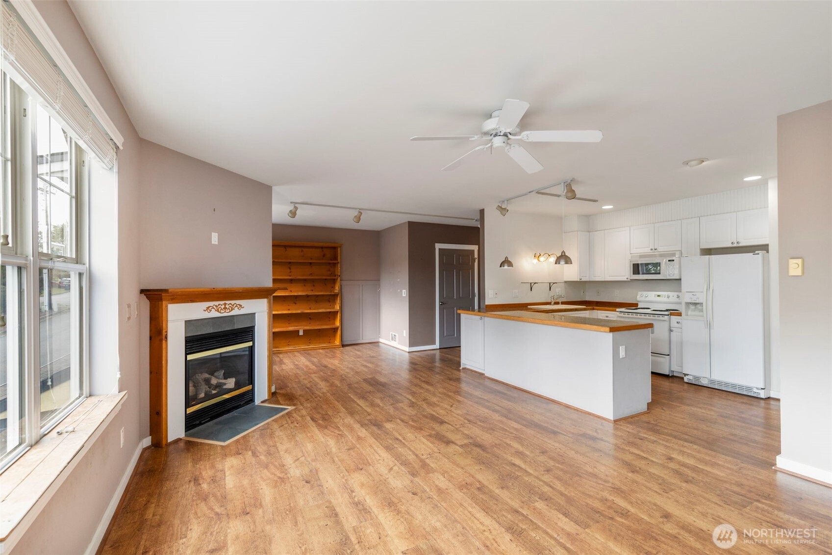 350 Castellano Way 204