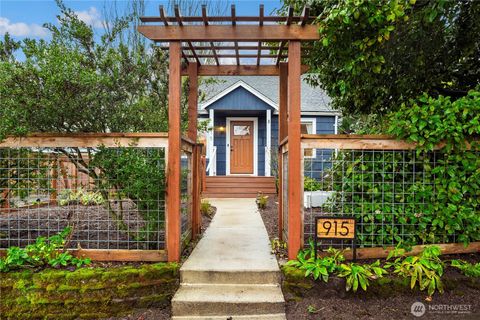 Photo of 915 N 92nd Street, Seattle, WA 98103 (MLS # 2465810)