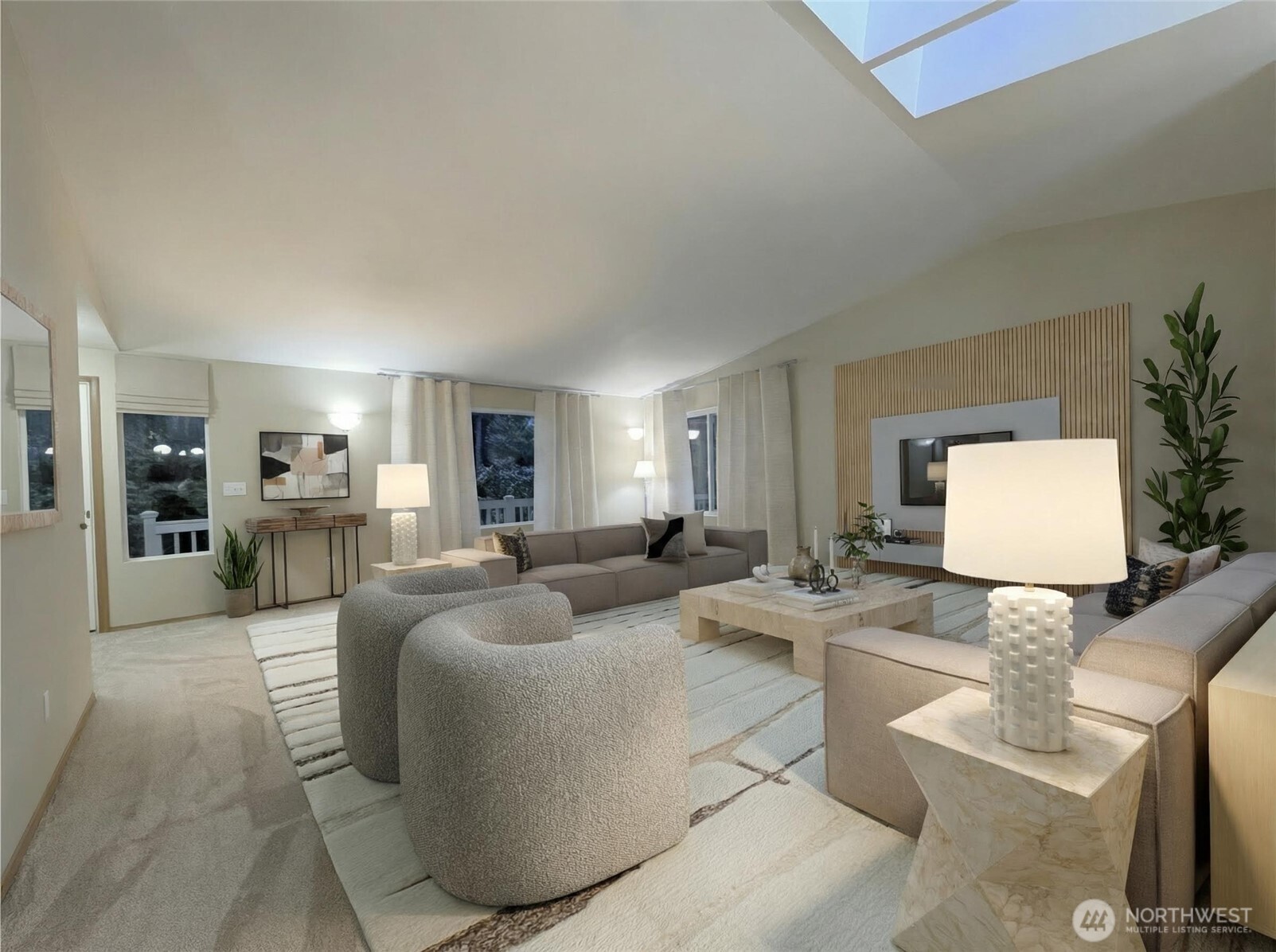 121 E Country Club Drive E