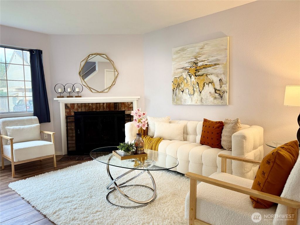 Photo of 115 124TH Street SE #J7, Everett, WA 98208 (MLS # 2464039)