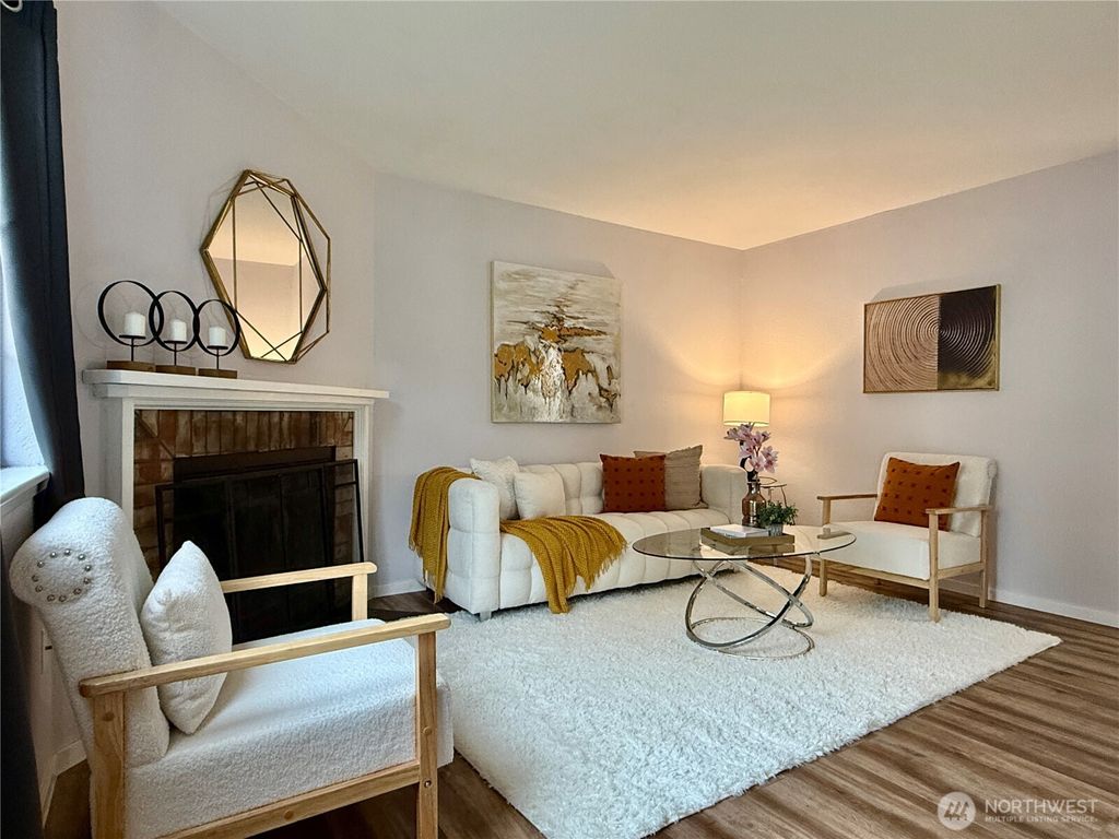 Photo of 115 124TH Street SE #J7, Everett, WA 98208 (MLS # 2464039)