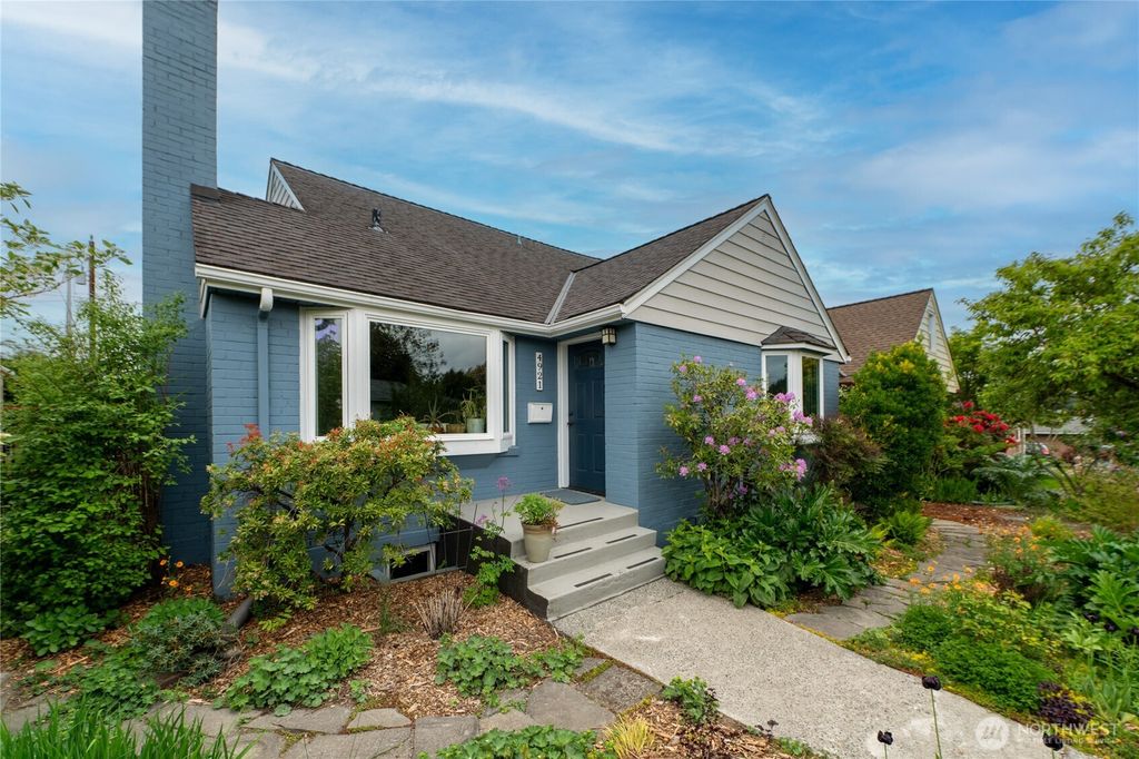 Photo of 4921 24th Avenue S, Seattle, WA 98108 (MLS # 2520157)