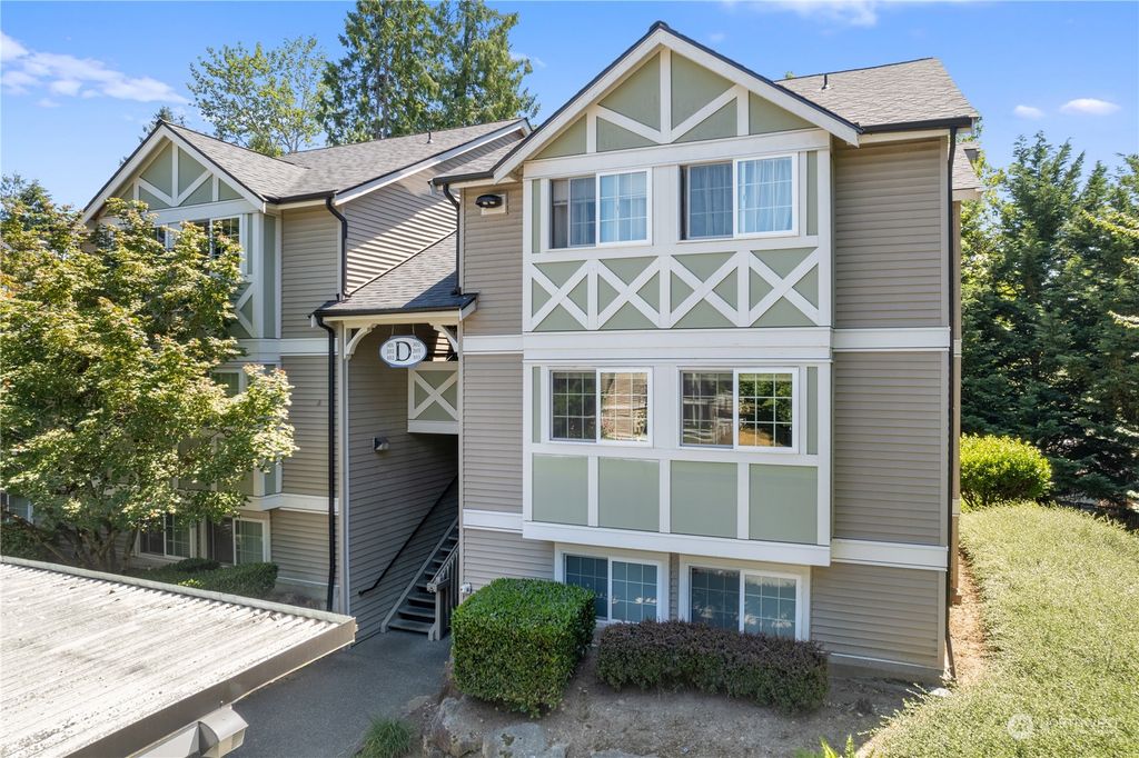 Photo of 10605 SE 261st Place #D203, Kent, WA 98030 (MLS # 2264902)