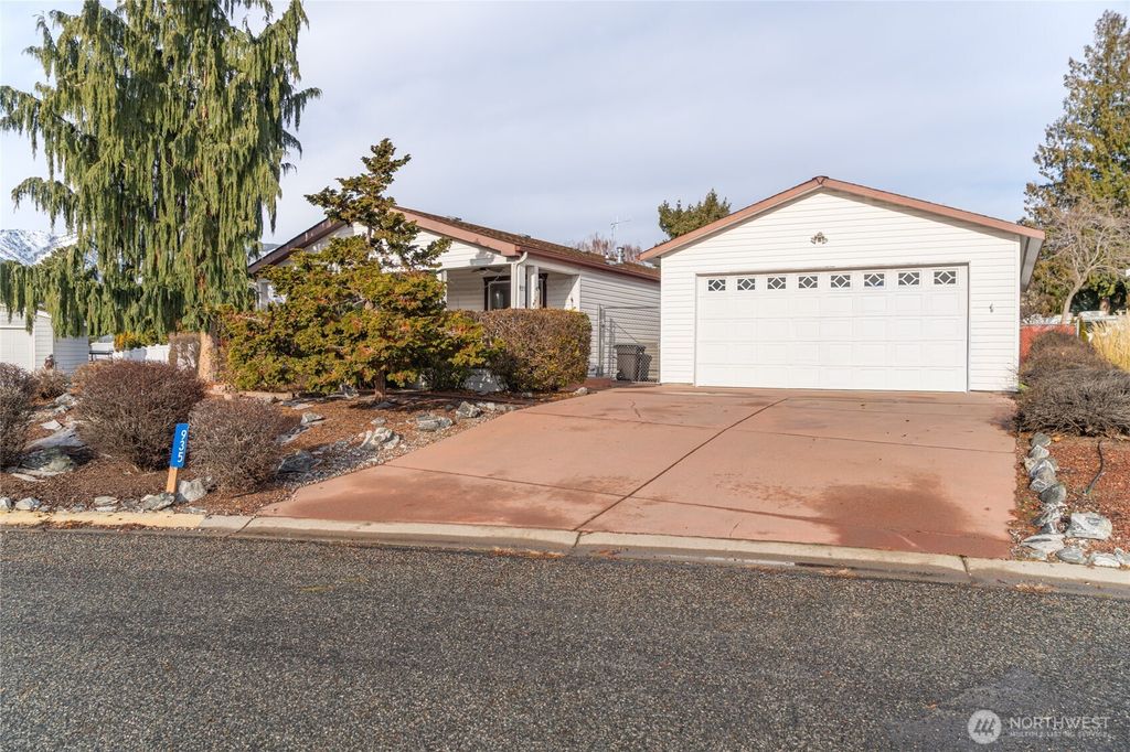 Photo of 935 Sunrise Drive, Manson, WA 98831 (MLS # 2465780)