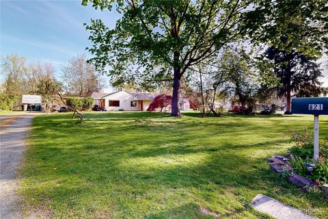 Photo of 821 E Chesnut Street, Walla Walla, WA 99362 (MLS # 2501510)