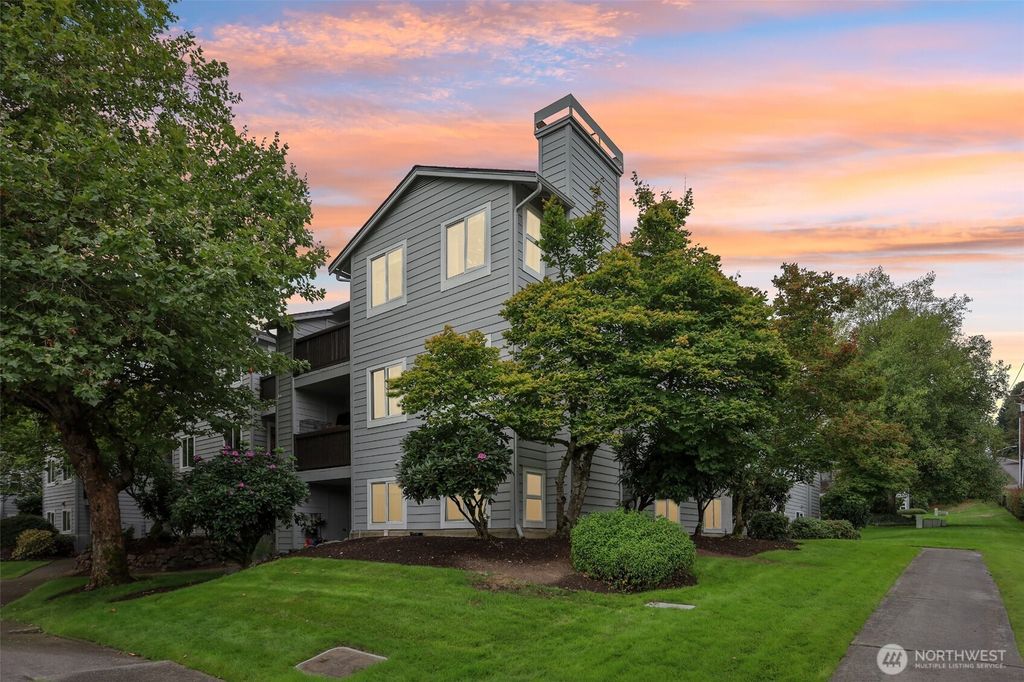 Photo of 6700 NE 182nd Street SE #B305, Kenmore, WA 98028 (MLS # 2434675)