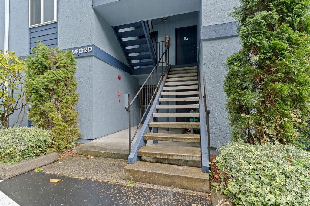 Photo of 14020 Juanita Drive NE #B3, Kirkland, WA 98034 (MLS # 2445629)