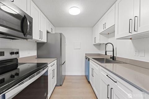 Photo of 14020 Juanita Drive NE #B3, Kirkland, WA 98034 (MLS # 2445629)