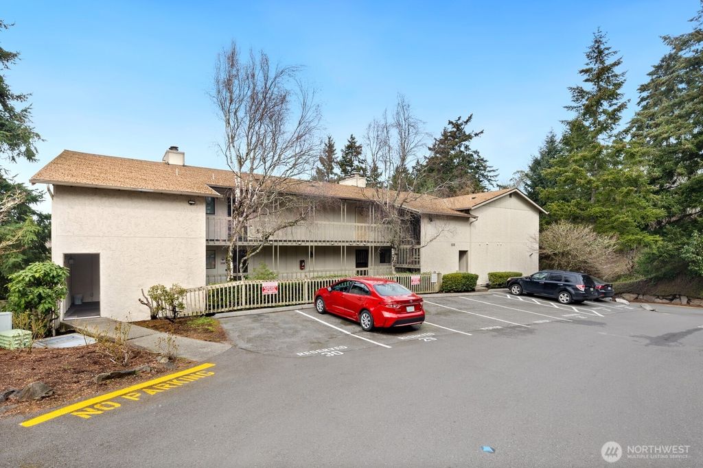Photo of 1215 SW 132nd Lane #311, Burien, WA 98146 (MLS # 2345014)