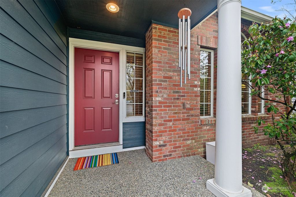 Photo of 4208 255th Place SE, Sammamish, WA 98029 (MLS # 2064073)