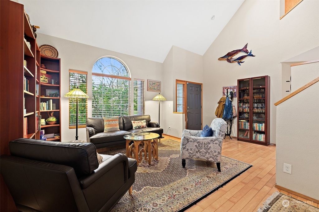 Photo of 4208 255th Place SE, Sammamish, WA 98029 (MLS # 2064073)