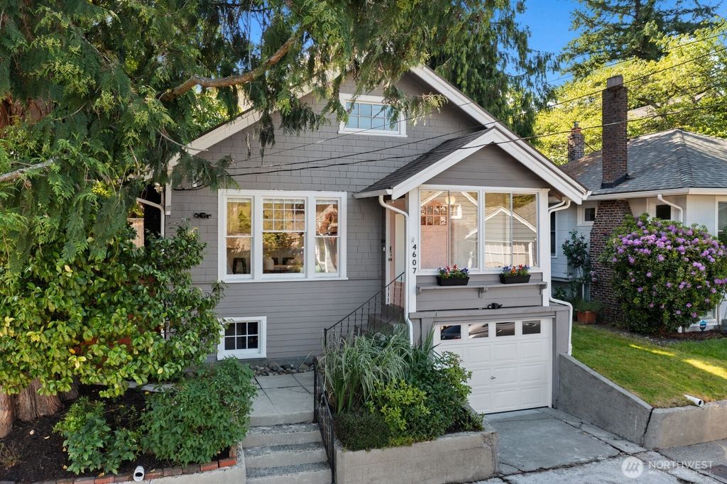Photo of 4607 1st Avenue NE, Seattle, WA 98105 (MLS # 2382341)