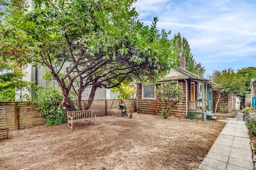 Photo of 831 NW 52nd Street, Seattle, WA 98107 (MLS # 2594317)