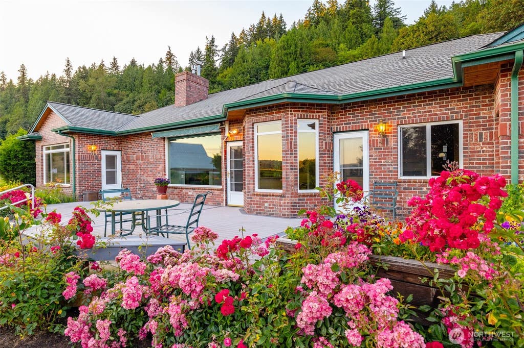 Photo of 2322 Pioneer Highway, Stanwood, WA 98292 (MLS # 2533515)