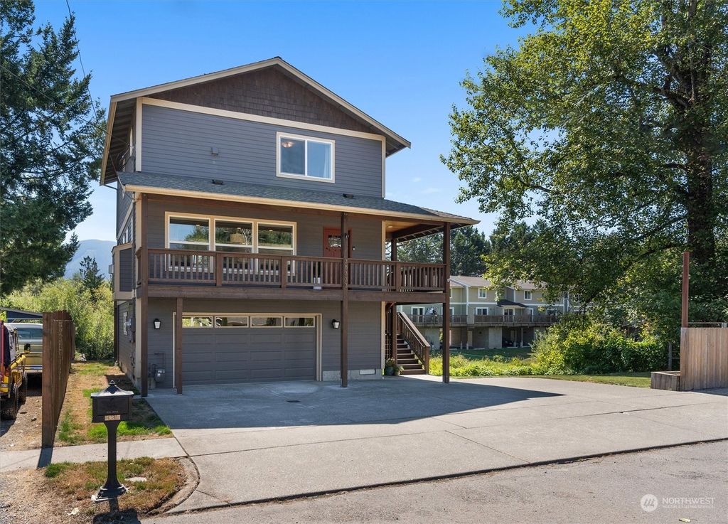 Photo of 38333 SE Maple Street, Snoqualmie, WA 98065 (MLS # 2151362)