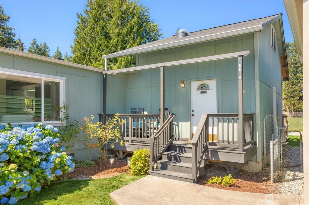 Photo of 10019 215th Place SE, Snohomish, WA 98296 (MLS # 2408279)