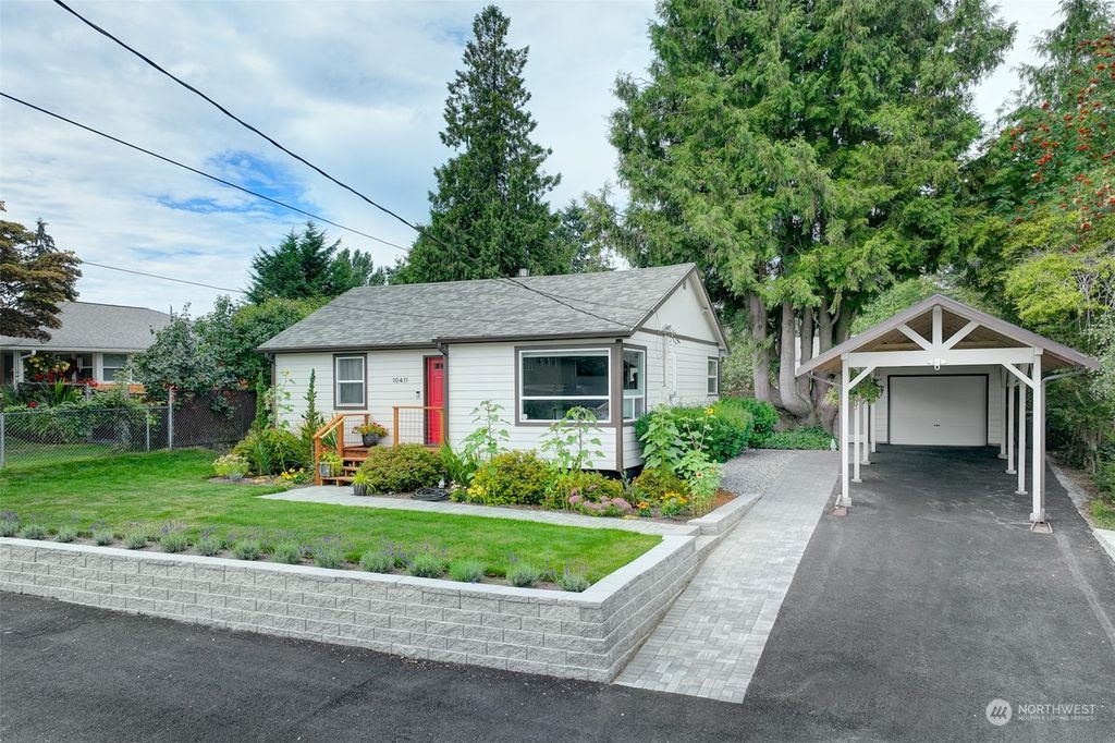 Photo of 10411 2nd Place SW, Seattle, WA 98146 (MLS # 2287283)