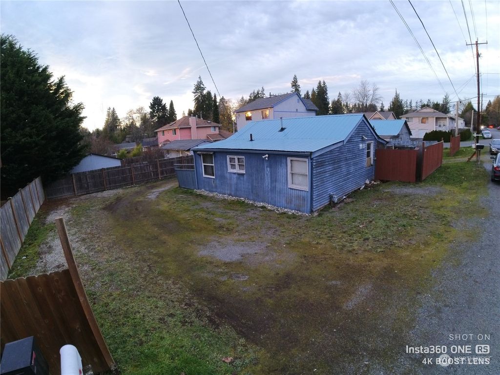 Photo of 1747 NE 147th Street, Shoreline, WA 98155 (MLS # 2313248)